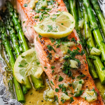 Baked Salmon in Foil Packs with Asparagus